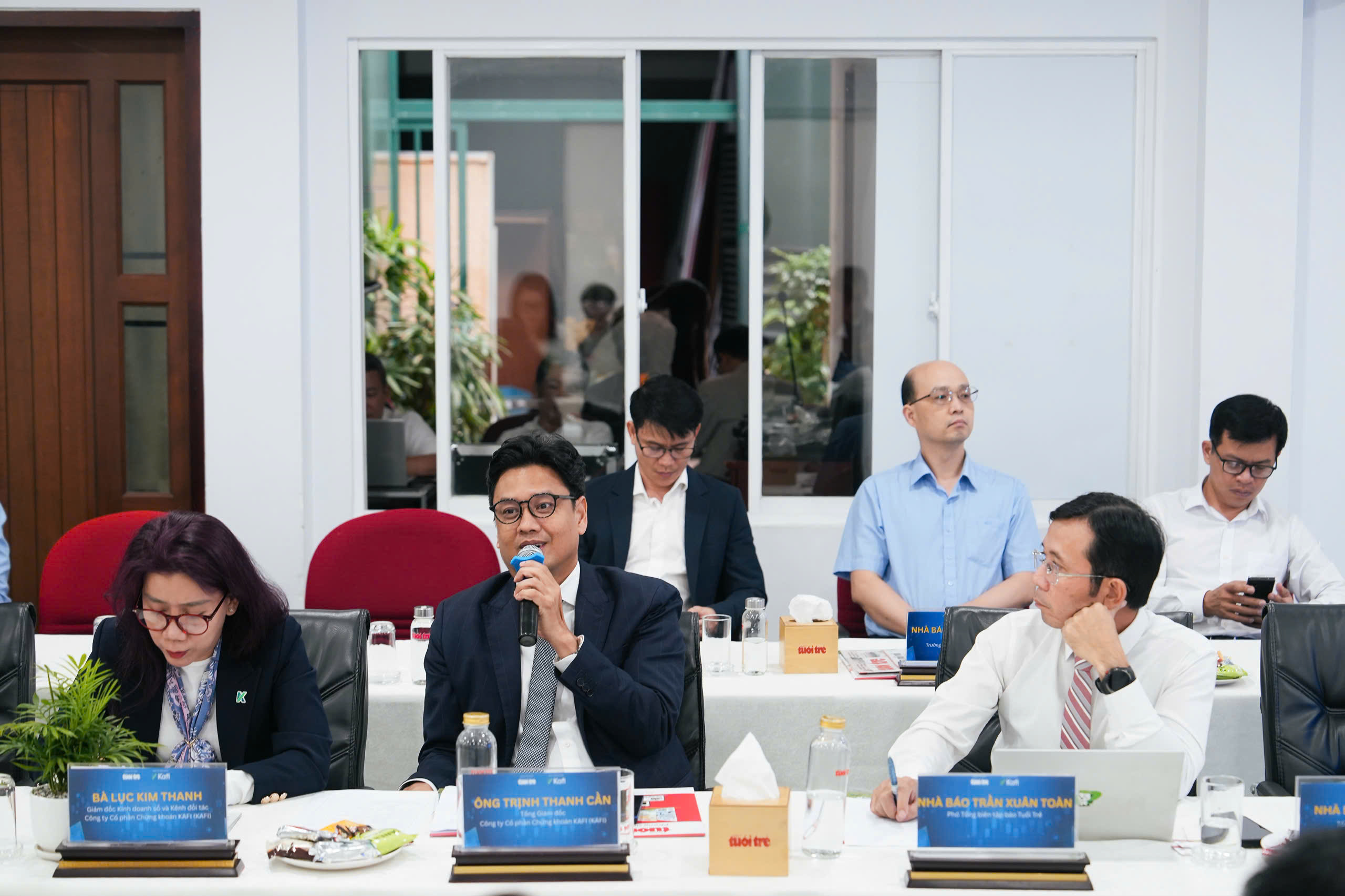 Báo Tuổi Trẻ chính thức ra mắt trang Chứng khoán: Kênh tham chiếu thông tin tin cậy 4 Báo Tuổi Trẻ chính thức ra mắt trang Chứng khoán: Kênh tham chiếu thông tin tin cậy - Ảnh 4.