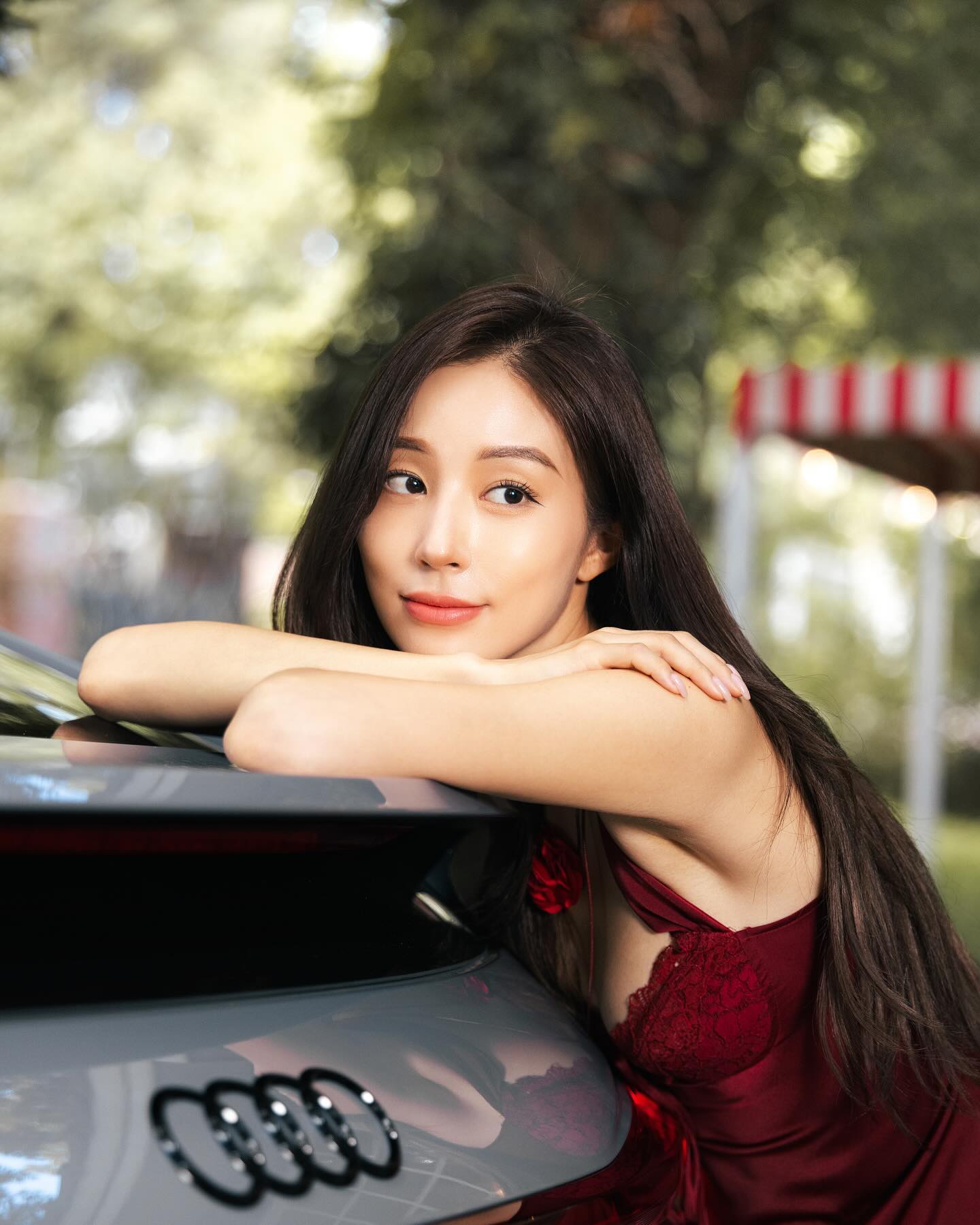 Hot girl đường phố mặc đơn giản vẫn hút hơn 16 triệu người xem là ai?- Ảnh 6. Hot girl đường phố mặc đơn giản vẫn hút hơn 16 triệu người xem là ai?- Ảnh 6.