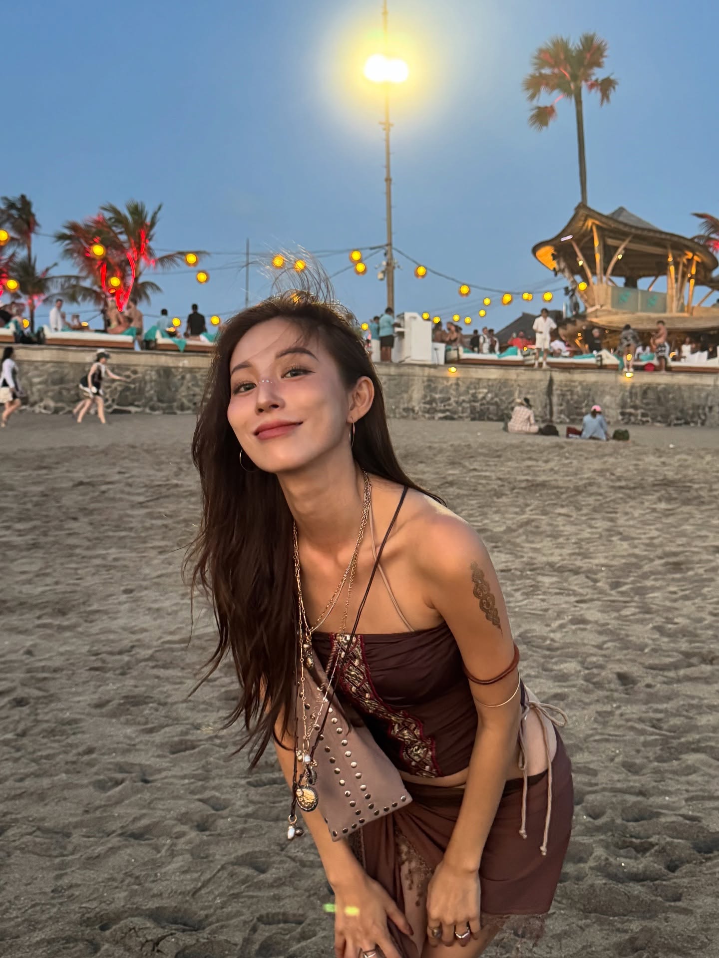 Hot girl đường phố mặc đơn giản vẫn hút hơn 16 triệu người xem là ai?- Ảnh 8. Hot girl đường phố mặc đơn giản vẫn hút hơn 16 triệu người xem là ai?- Ảnh 8.