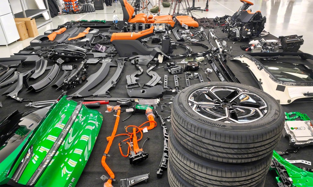 Xiaomi chơi lớn, livestream cảnh tháo rời xe YU7 để chứng minh chất lượng - 2