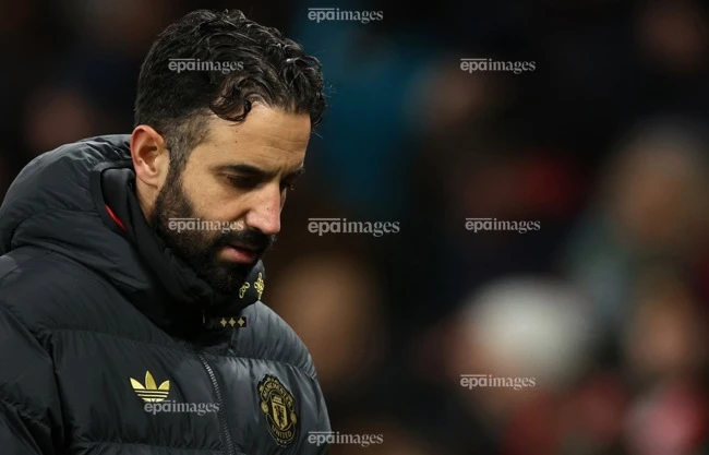 Ông thầy trẻ người Bồ Đào Nha chính thức mất việc ở MU. Ảnh: EPA. cuc-soc-ly-do-hlv-amorim-chinh-thuc-bi-mu-sa-thai (1).jpg