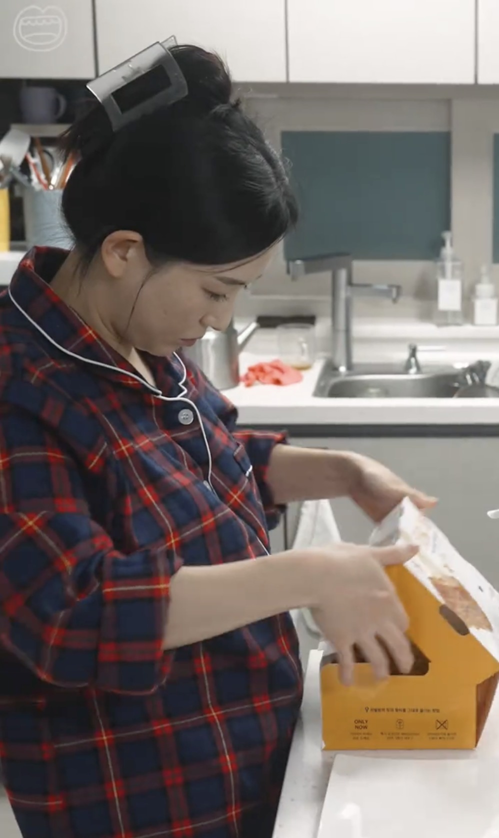 “Thánh mukbang” 14 triệu follow từng bị ném đá vì bầu vượt mặt vẫn ăn cay uống bia bất ngờ tuyên bố tạm dừng hoạt động- Ảnh 3.