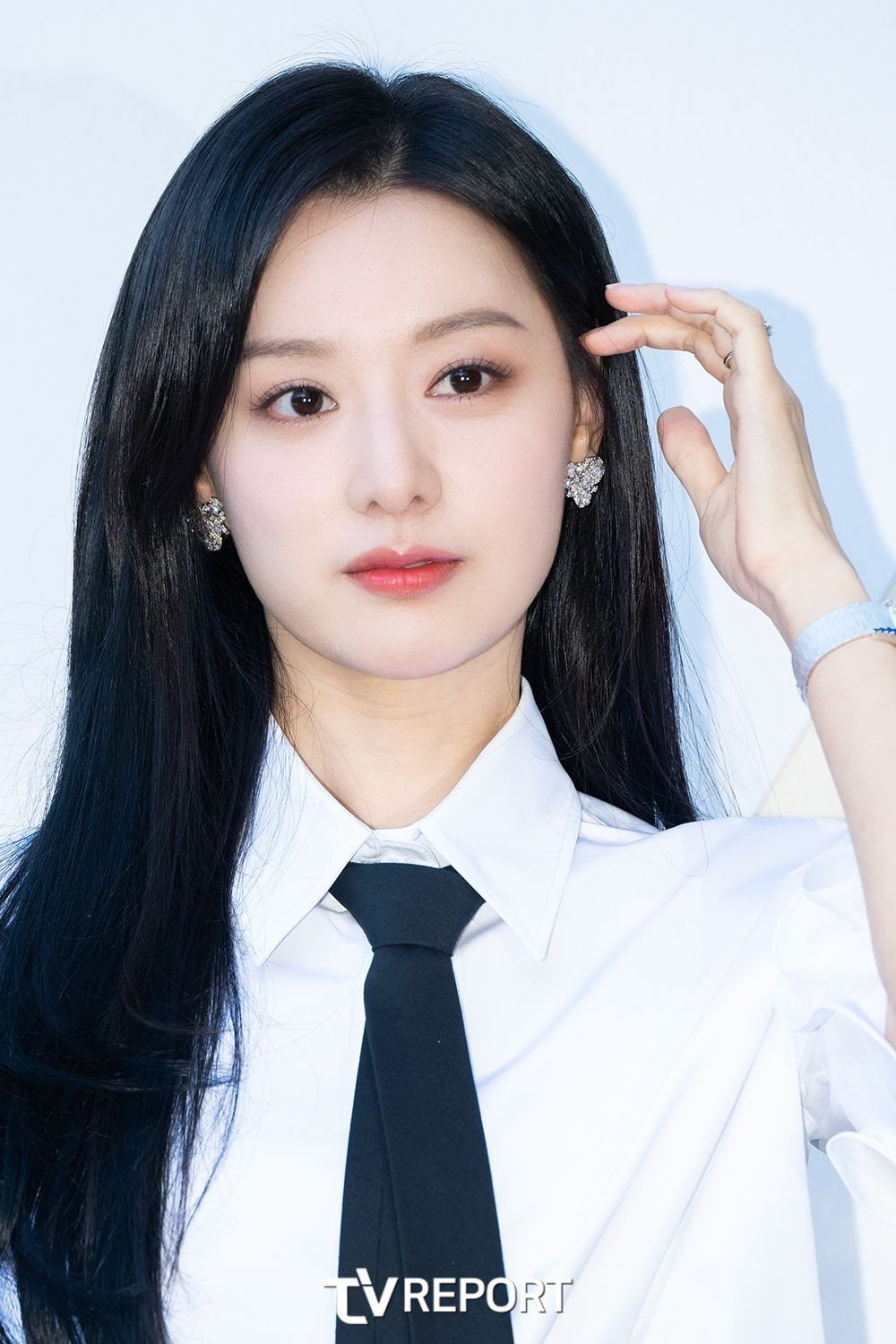 Uất ức thay cho Kim Ji Won: Bao nhiêu cố gắng thành công cốc, đọc tin mà tưởng trò đùa- Ảnh 3.