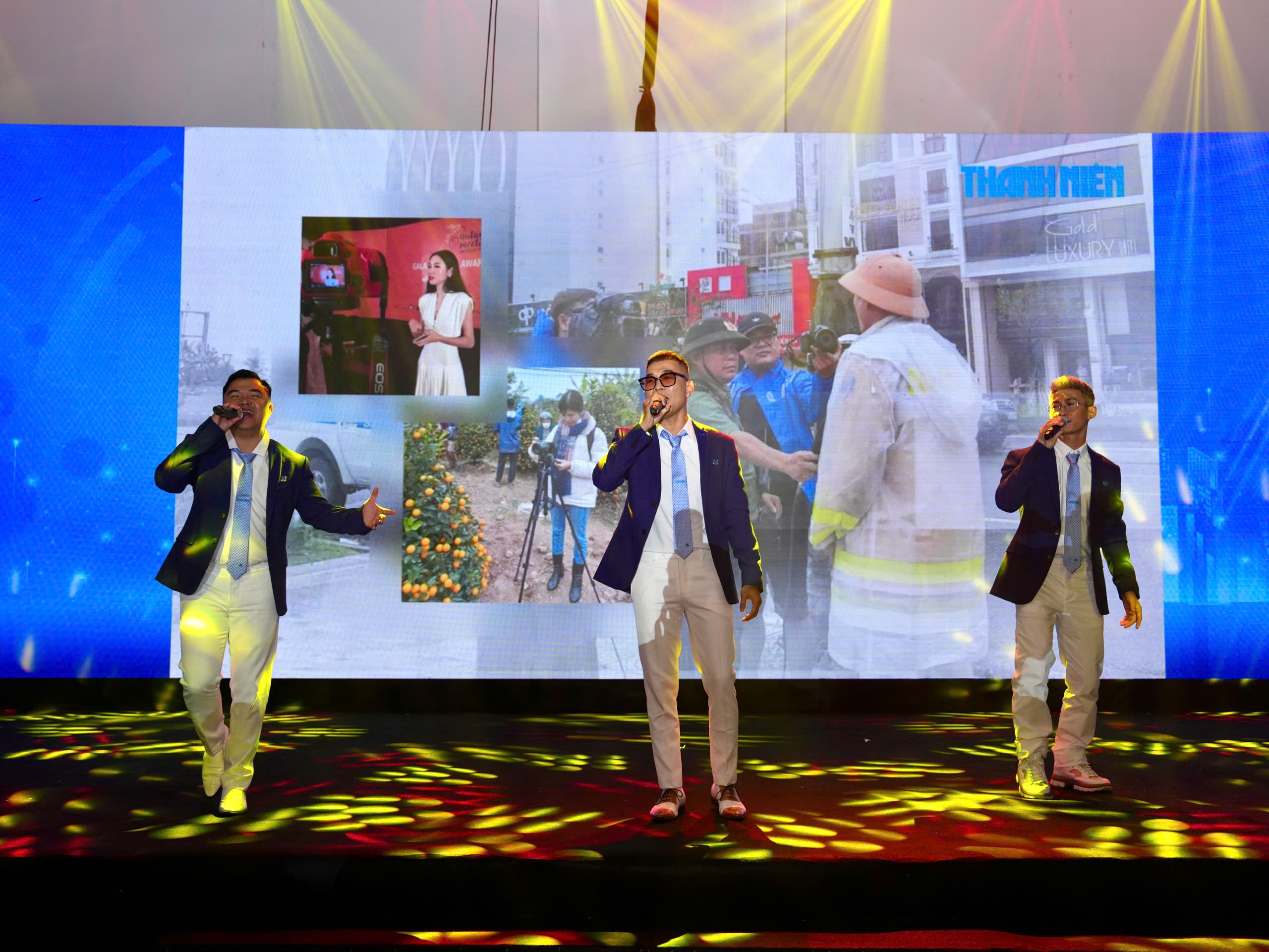 Báo Thanh Niên kỷ niệm 40 năm ngày phát hành số đầu tiên- Ảnh 12. Báo Thanh Niên kỷ niệm 40 năm ngày phát hành số đầu tiên- Ảnh 12.