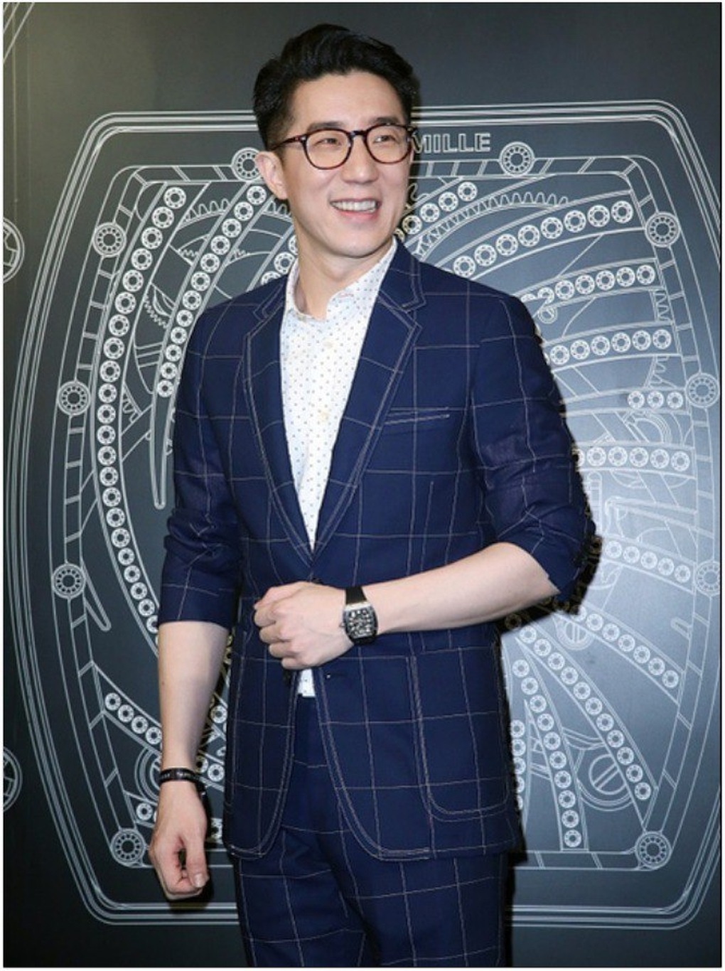 Thành Long day dứt vì con cái: Nỗi ân hận muộn màng của huyền thoại giàu có - 4