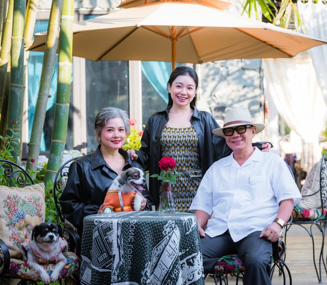 Vbiz có 1 cặp đôi vợ NSND - chồng NSƯT đều mang quân hàm Đại tá, diễn xuất cả đời chưa ai dám chê câu nào- Ảnh 4. Vbiz có 1 cặp đôi vợ NSND - chồng NSƯT đều mang quân hàm Đại tá, diễn xuất cả đời chưa ai dám chê câu nào- Ảnh 4.