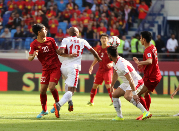 Đội tuyển Việt Nam 'dồn ép' Jordan ở Asian Cup 7 năm trước, đàn em U.23 tại sao không?- Ảnh 2. Đội tuyển Việt Nam 'dồn ép' Jordan ở Asian Cup 7 năm trước, đàn em U.23 tại sao không?- Ảnh 2.