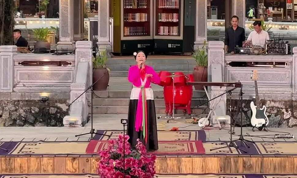 Tiết mục 'Đào liễu' của nghệ sĩ Thảo Hiền