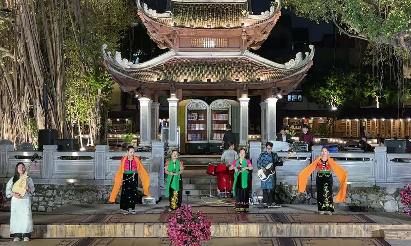 Nghệ sĩ múa xòe Thái, Vũ điệu kết đoàn