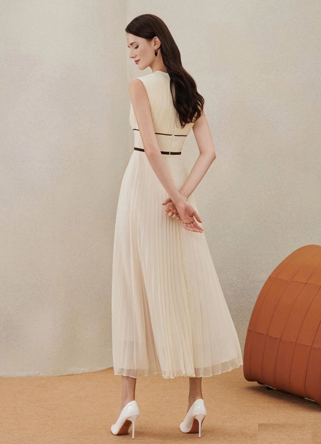 Quần ống rộng, váy dài và giày cao gót, bộ ba hoàn hảo cho mọi phong cách - Ảnh 2.