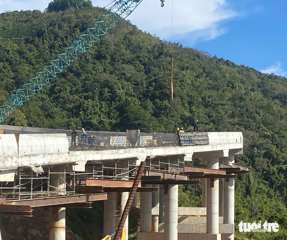 Cải tạo, nâng cấp quốc lộ 28B kịp trước Tết Nguyên đán? 2 Cải tạo, nâng cấp quốc lộ 28B kịp trước Tết Nguyên đán? - Ảnh 2.