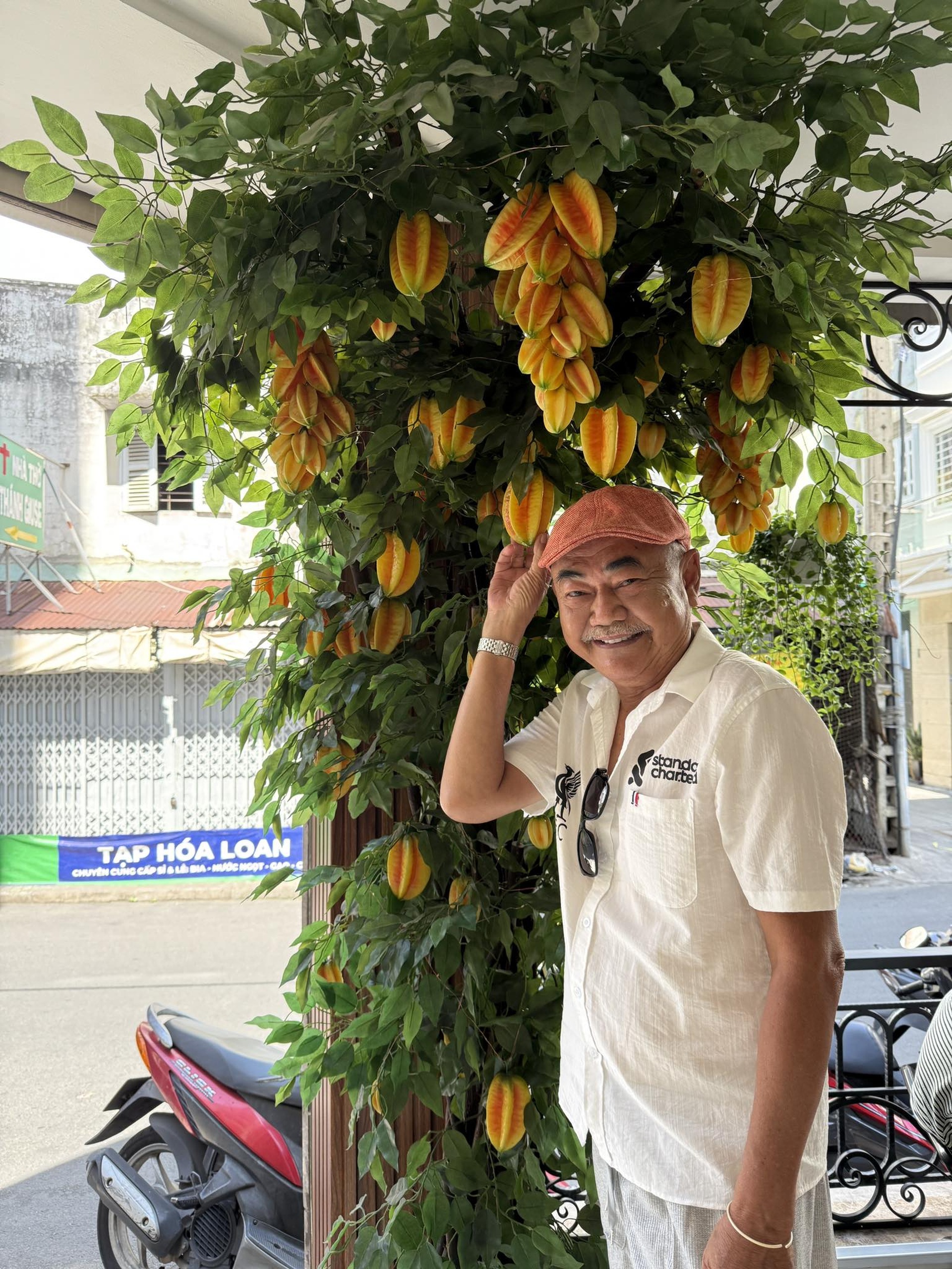 NSND Việt Anh U70 bên vợ kém 36 tuổi, đoàn tụ con gái sau nhiều năm xa cách - 8