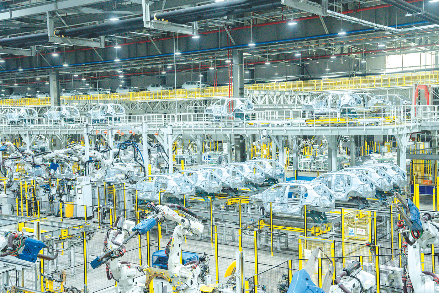 VinFast dẫn dắt thị trường ô tô Việt, người tiêu dùng hưởng lợi toàn diện - Ảnh 3.