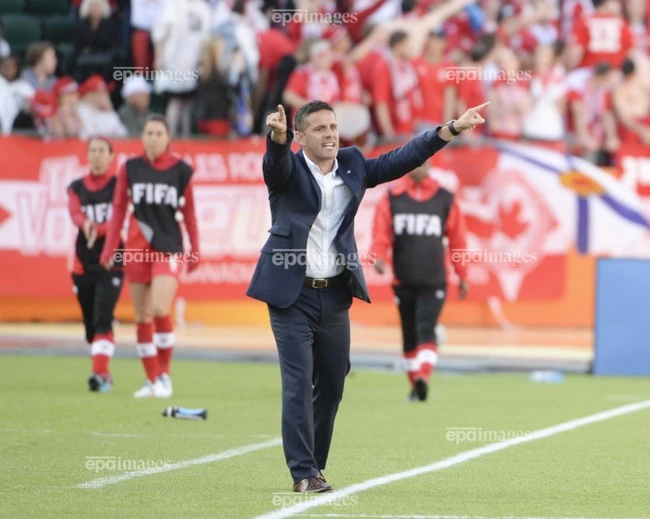John Herdman có nhiều thành tích với đội nữ Canada nhưng với bóng đá Indonesia không đơn giản. Ảnh: EPA. be-boi-rung-dong-bong-da-canada-cua-tan-hlv-indonesia (3).jpg