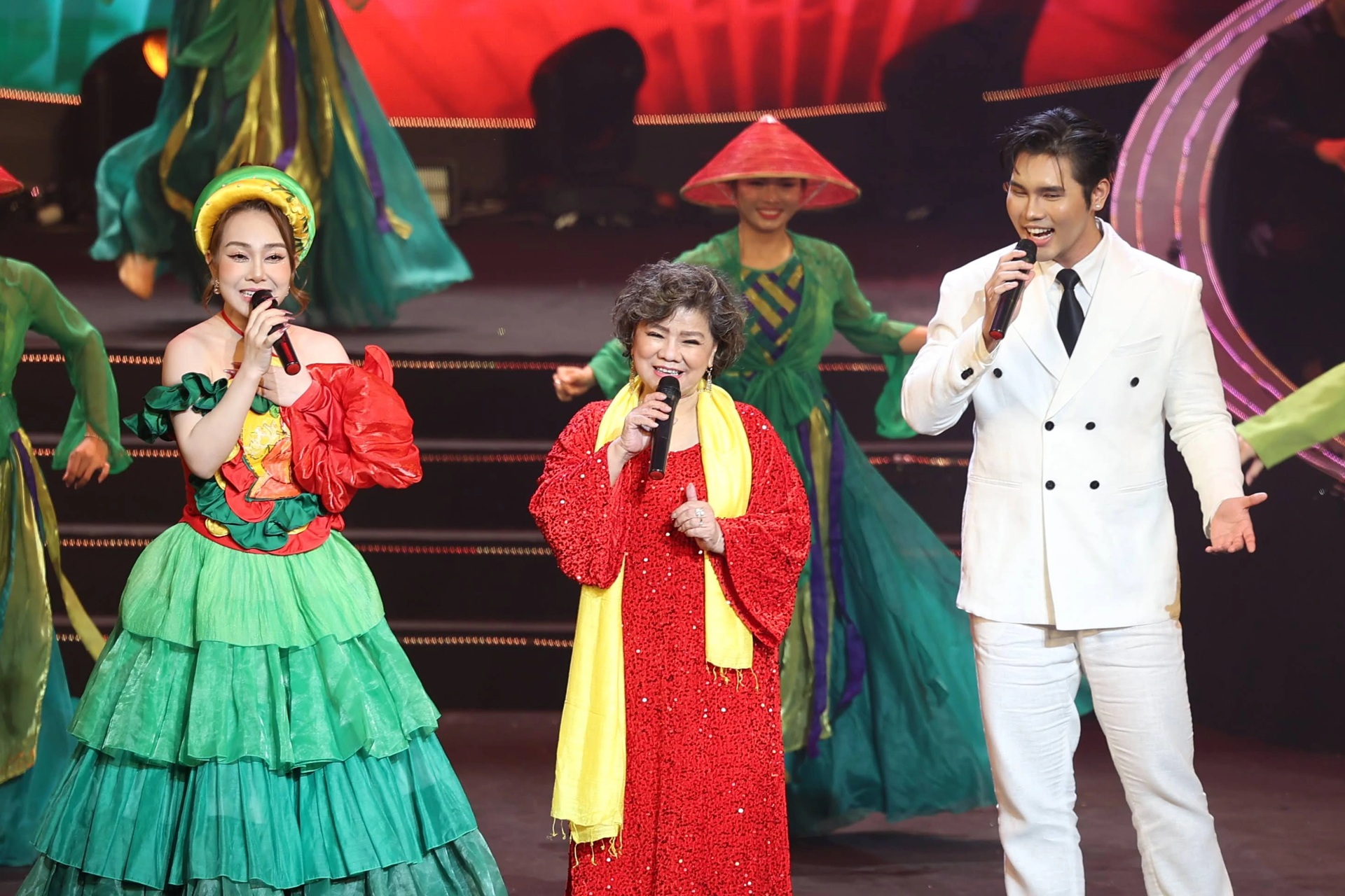 Đêm nhạc lan tỏa khát vọng cống hiến “Với Đảng vẹn toàn niềm tin yêu - 5