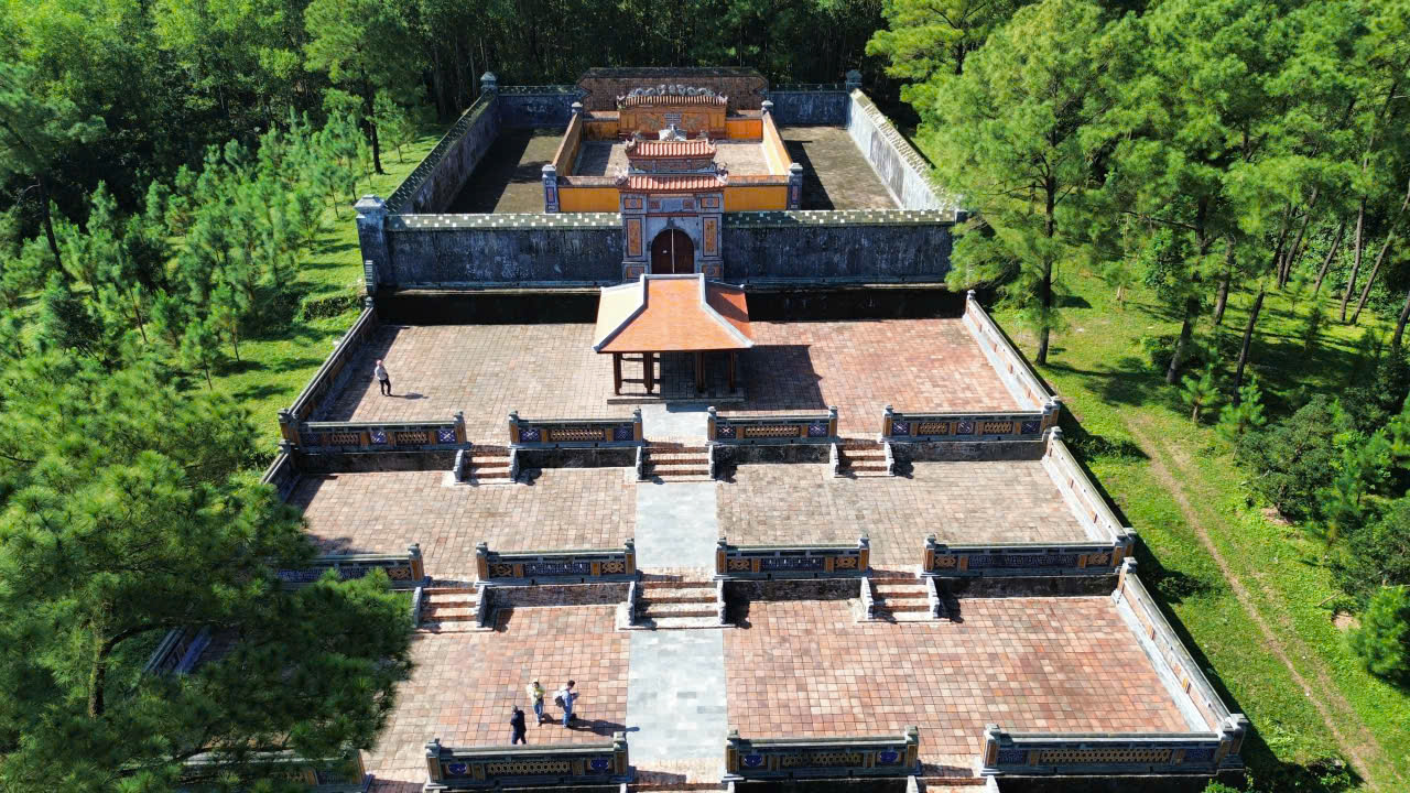 Đơn vị quản lý giải thích công trình ‘lạ’ trong di tích Huế- Ảnh 2.