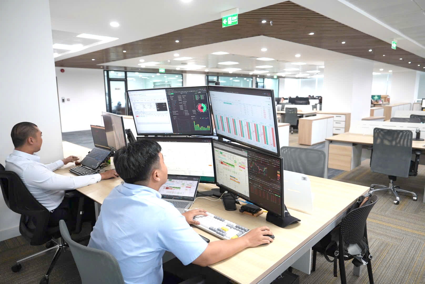 chứng khoán - Ảnh 2.