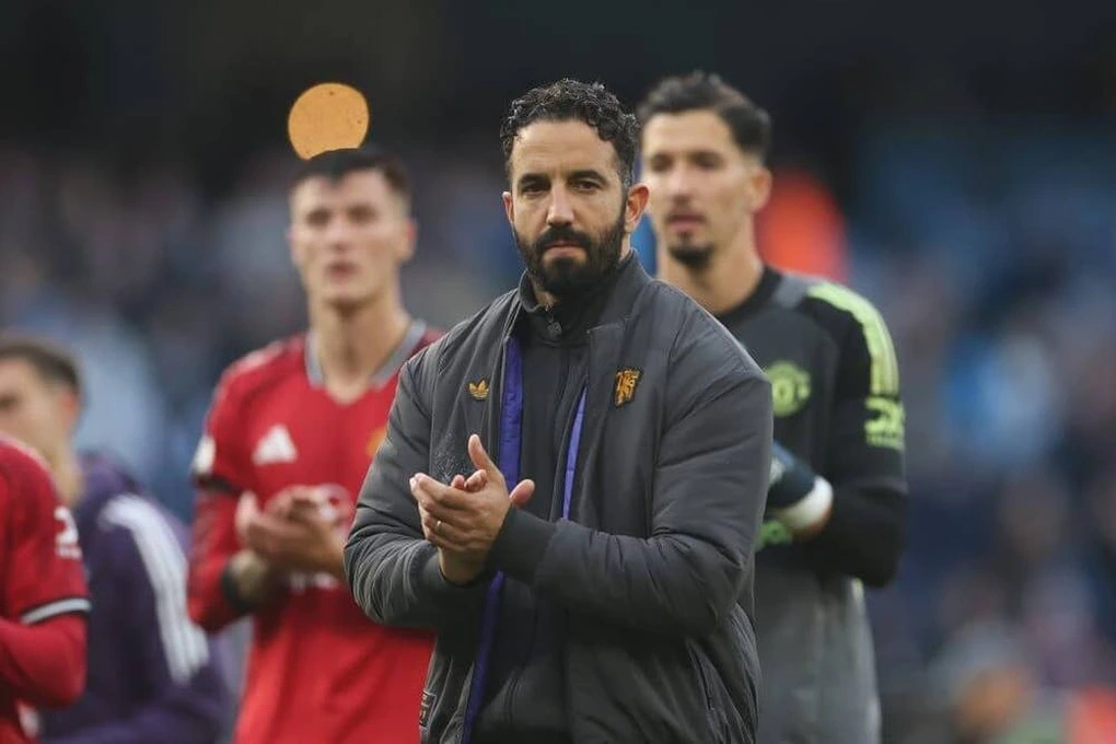 Jamie Carragher: Amorim không đủ năng lực để làm HLV của Man Utd - 2