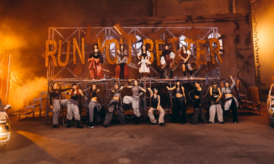 Tiết mục "Run" tại show Em xinh say hi