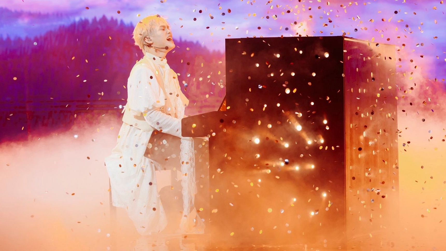 buitruonglinh hát "Đường chân trời" tại Anh trai say hi