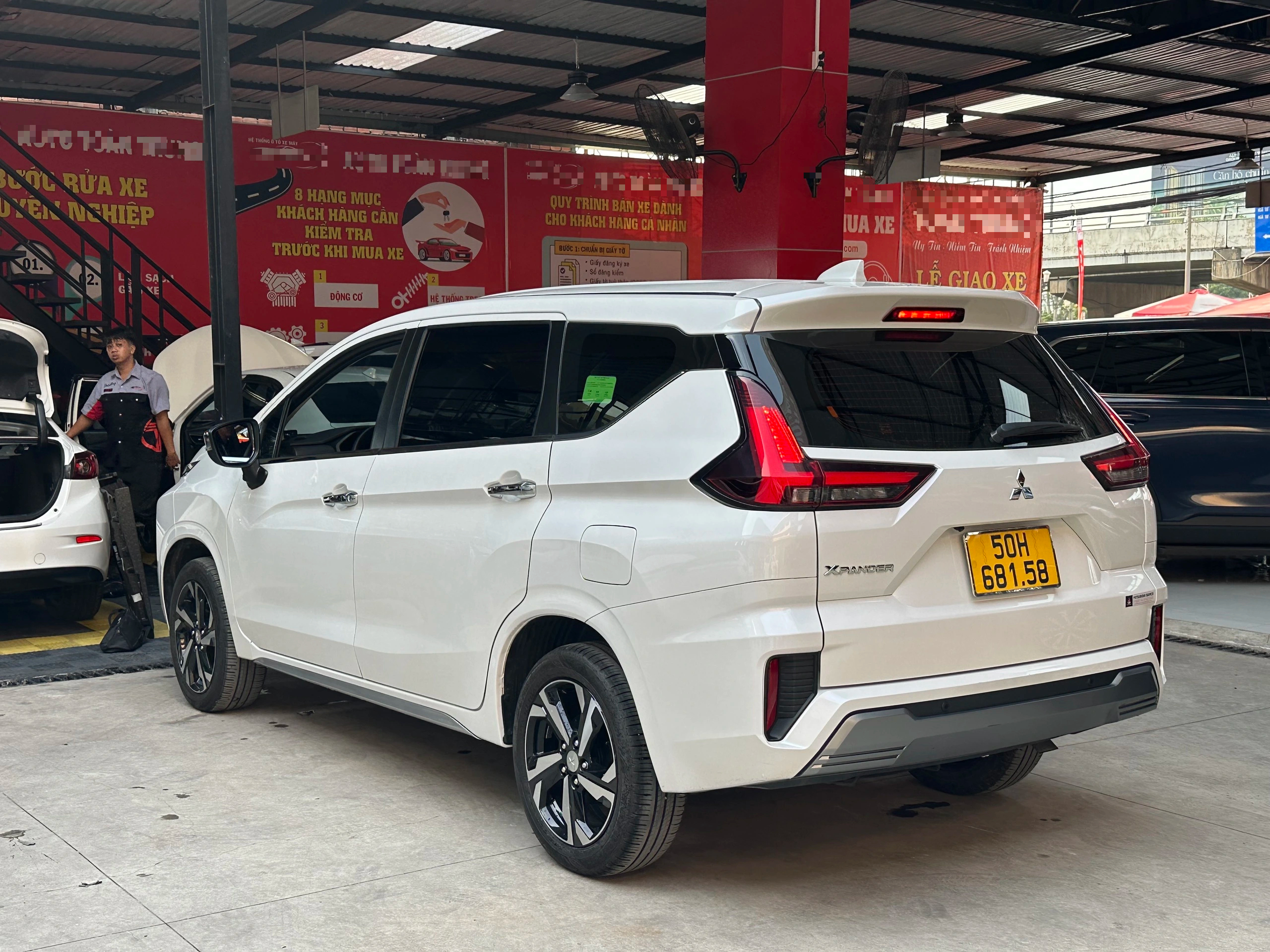 Mua ô tô cũ: Khách hàng sẵn sàng mua giá cao, miễn sao uy tín - Ảnh 2. Mua ô tô cũ: Khách hàng sẵn sàng mua giá cao, miễn sao uy tín - Ảnh 2.