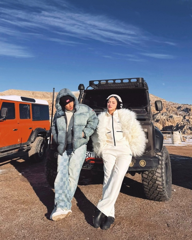   Phú Cường - bạn trai Hương Giang - lưu lại cảnh đẹp của Cappadocia nhìn từ khinh khí cầu.