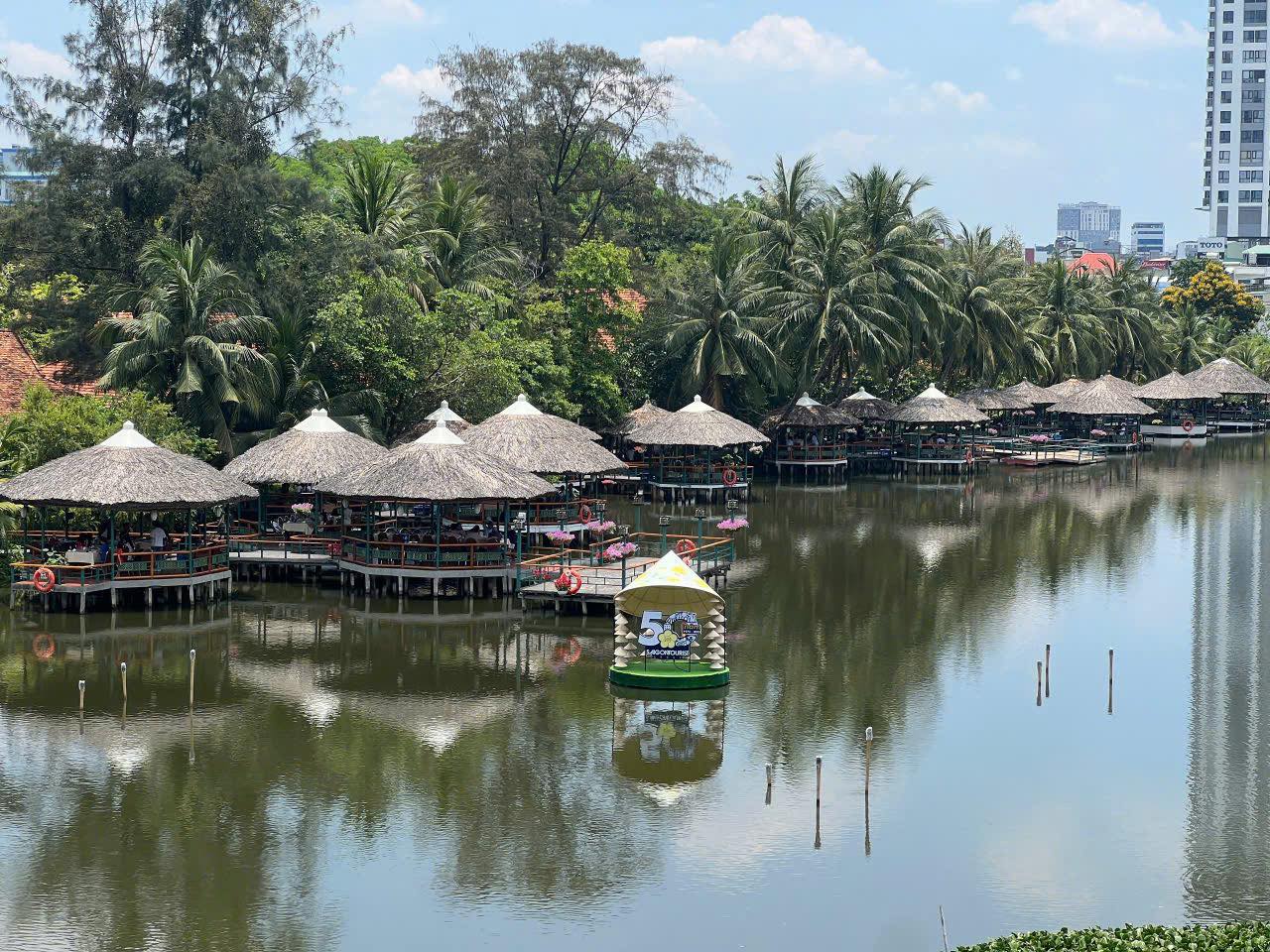 10 địa điểm chụp ảnh Tết miễn phí đang gây bão tại TP.HCM, vừa cổ kính lại đẹp tựa phim trường- Ảnh 20.