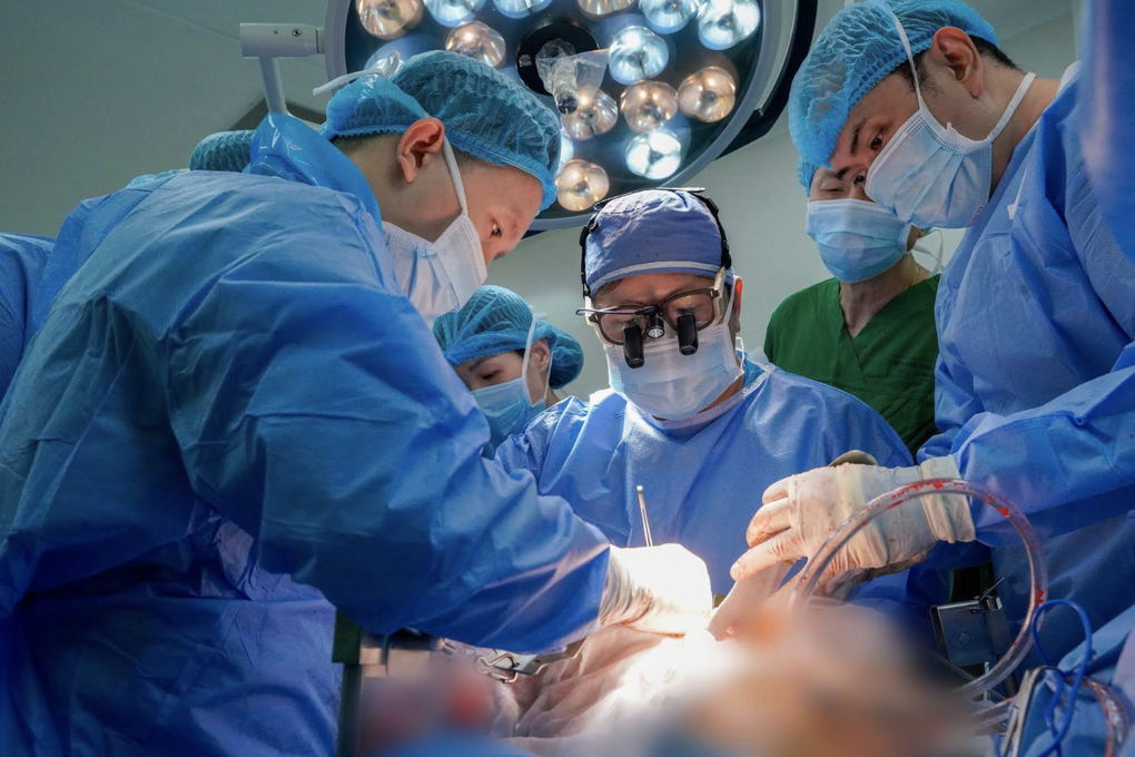 Lá gan và quả tim hiến tặng giúp hồi sinh 2 cuộc đời ngày đầu năm mới - 3