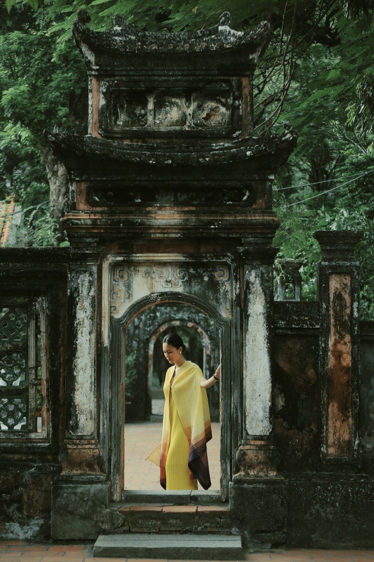 Đỗ Hải Yến khoe nhan sắc quý phái ở di tích cố đô Hoa Lư – Ninh Bình - 7