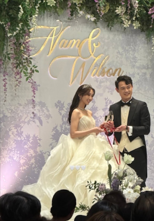 Mỹ nhân khiến tình cũ cạo đầu đi tu đã sinh con gái đầu lòng, làm đám cưới với CEO 3 tập đoàn tối qua- Ảnh 2.