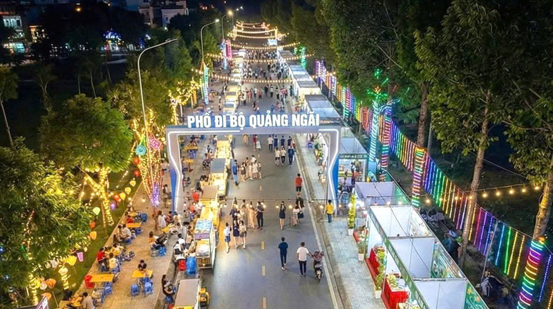 Phố đêm Sông Trà, Quảng Ngãi tính tận dụng lợi thế phát triển kinh tế đêm 2 phố đêm - Ảnh 2.