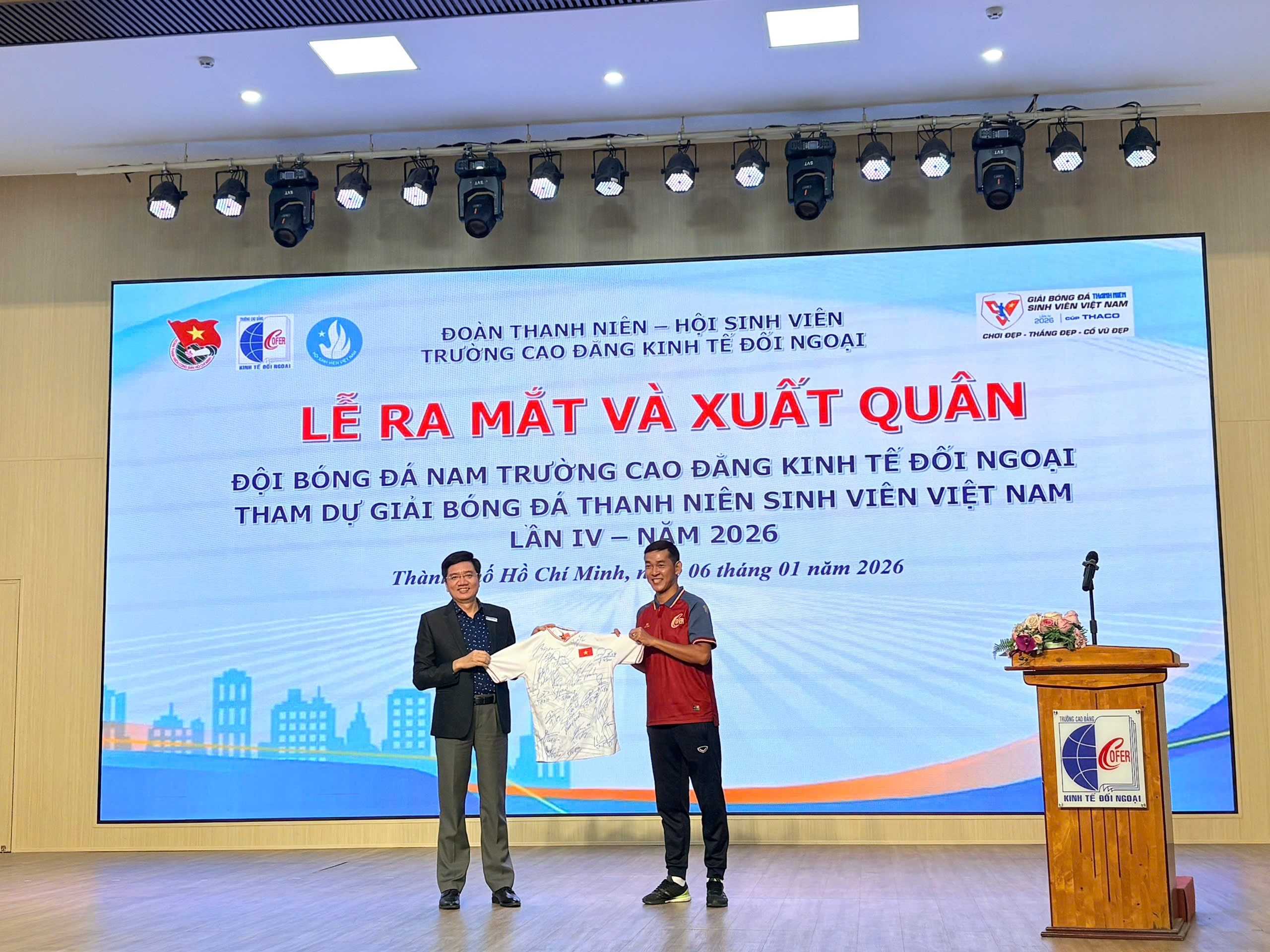 Từ trọng tài V-League đến HLV đội tân binh sinh viên: Lấy U.23 Việt Nam làm tấm gương sáng- Ảnh 5.