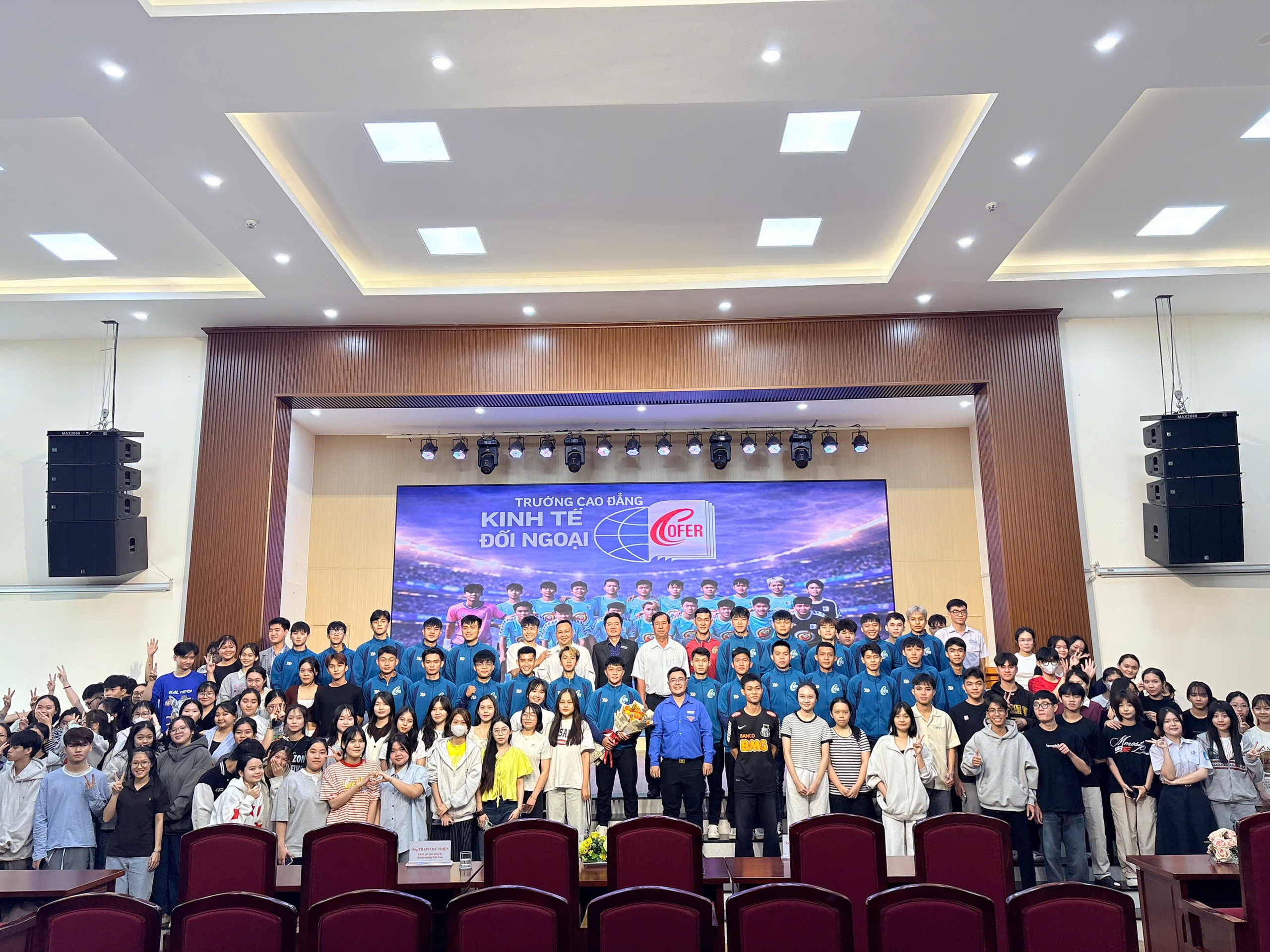 Từ trọng tài V-League đến HLV đội tân binh sinh viên: Lấy U.23 Việt Nam làm tấm gương sáng- Ảnh 4.