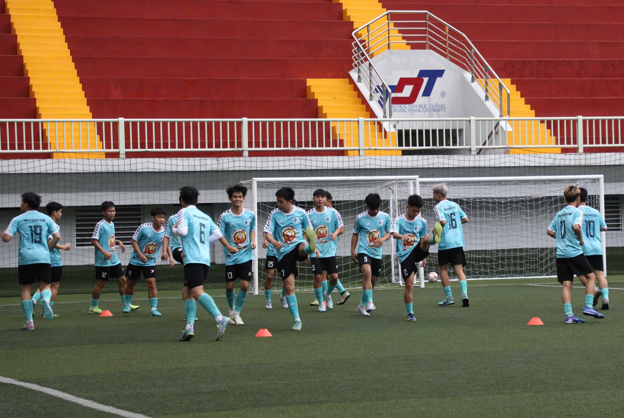 Từ trọng tài V-League đến HLV đội tân binh sinh viên: Lấy U.23 Việt Nam làm tấm gương sáng- Ảnh 6.