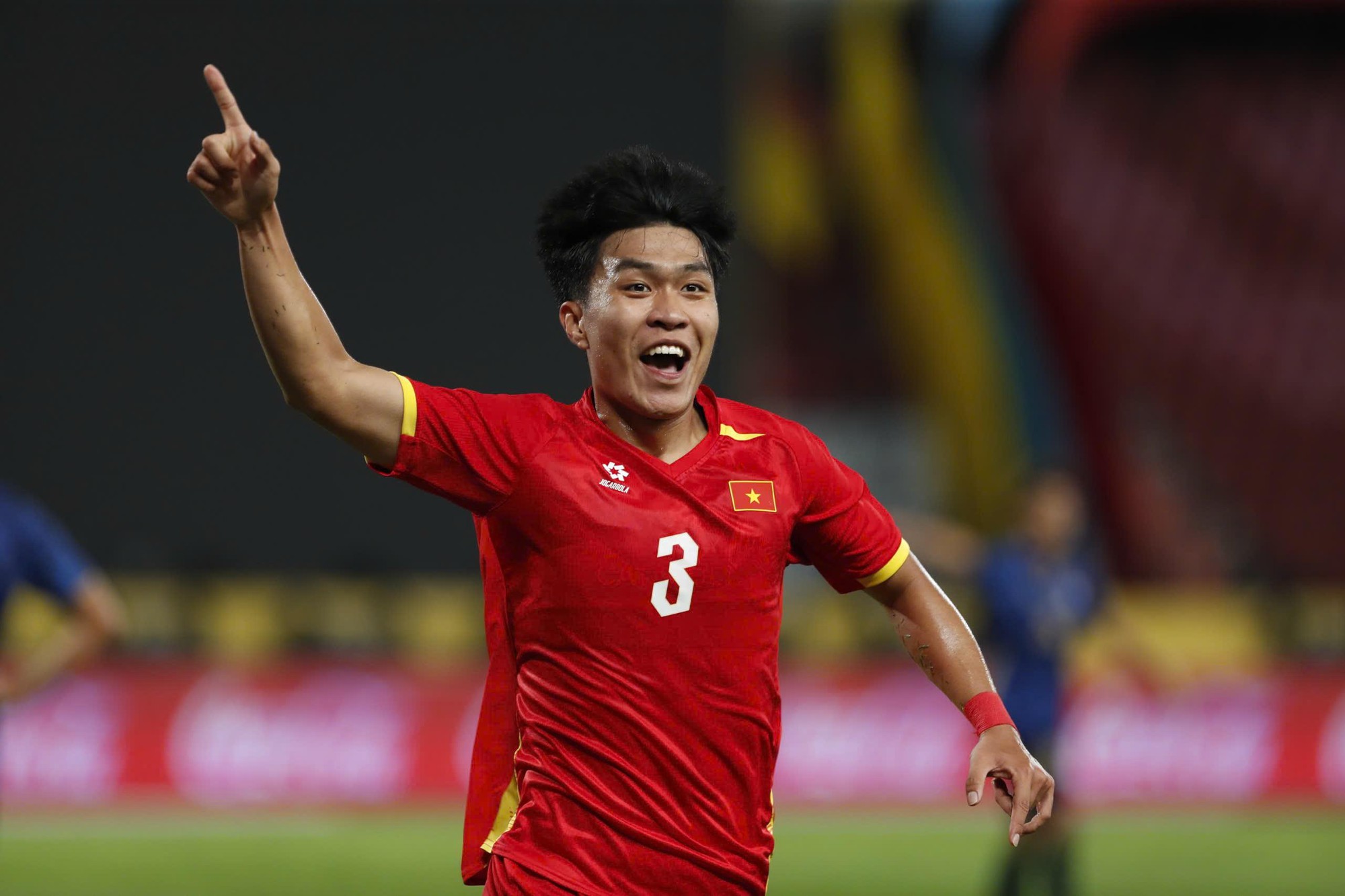 Trang phục đội tuyển Việt Nam: Biểu tượng đồng hành cùng mọi thế hệ trước thềm VCK U23 châu Á 3 Trang phục đội tuyển Việt Nam: Biểu tượng đồng hành cùng mọi thế hệ trước thềm VCK U23 châu Á - Ảnh 3.