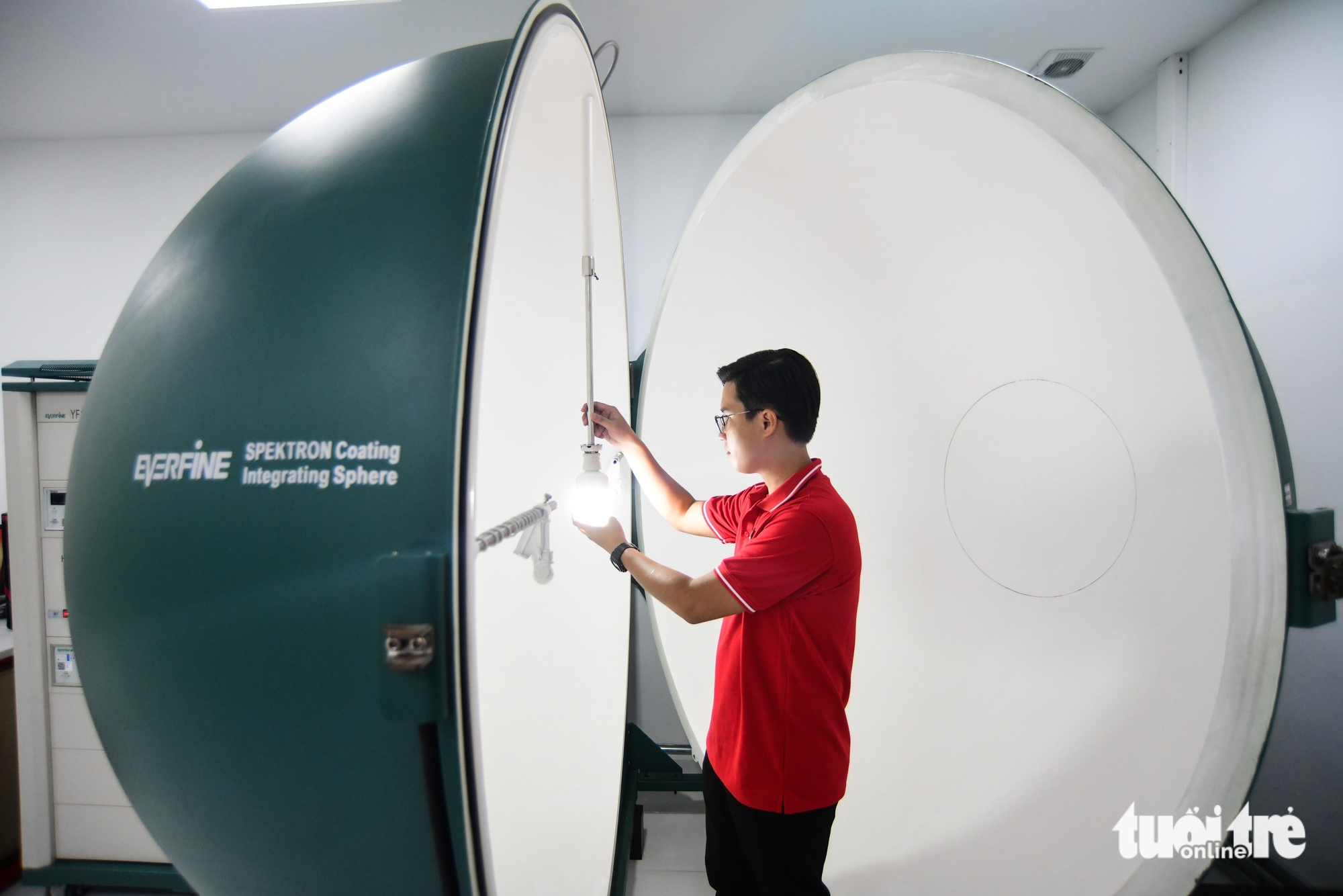 Vì sao nhiều nhà máy tại Việt Nam không tuyển thêm kỹ sư AI, đang 'khát' nhân sự ở vị trí nào? 2 nhà máy - Ảnh 2.