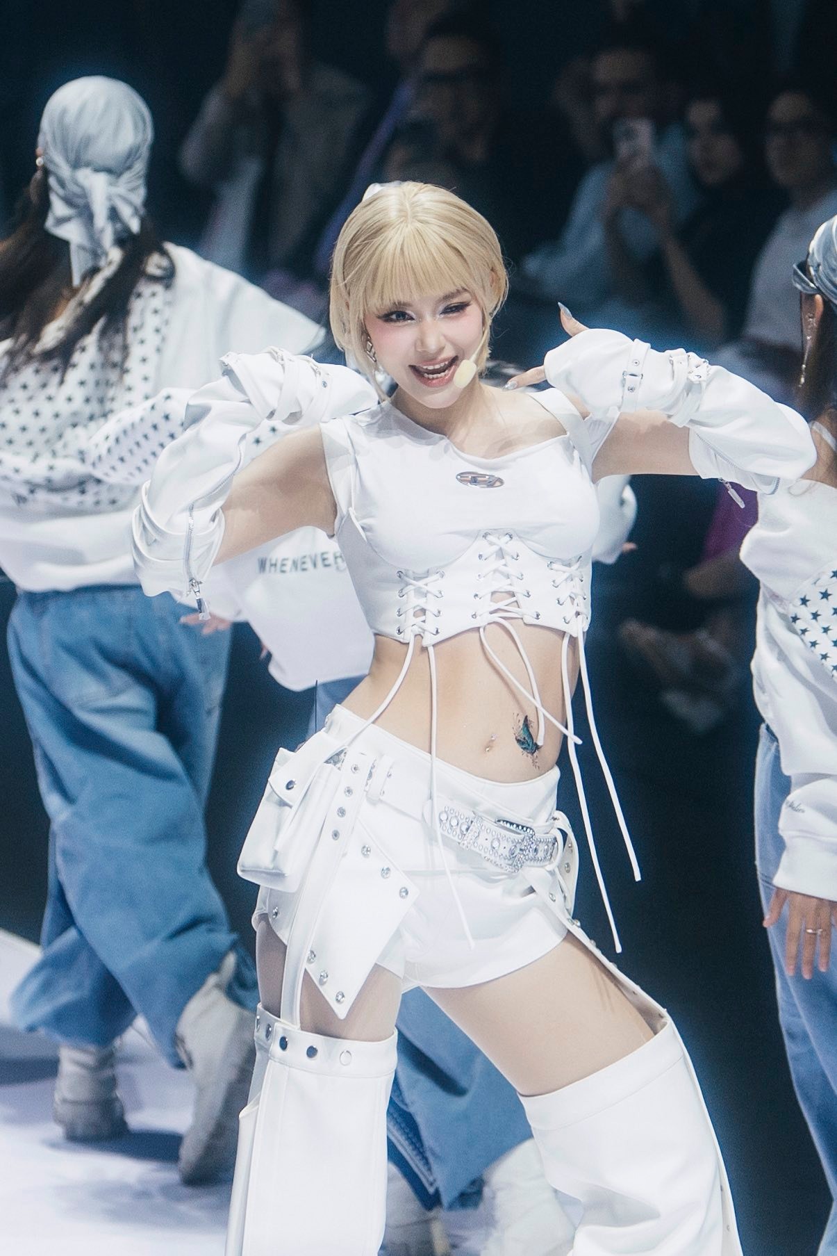 Minh Hằng đã làm gì mà phải chịu cảnh thờ ơ này?- Ảnh 2.