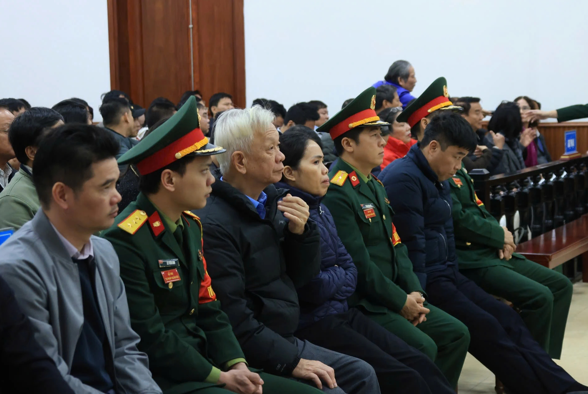 2 cựu thiếu tướng quân đội khai gì về sai phạm dự án sân bay Nha Trang? 2 2 cựu thiếu tướng quân đội khai gì về sai phạm dự án sân bay Nha Trang? - Ảnh 2.