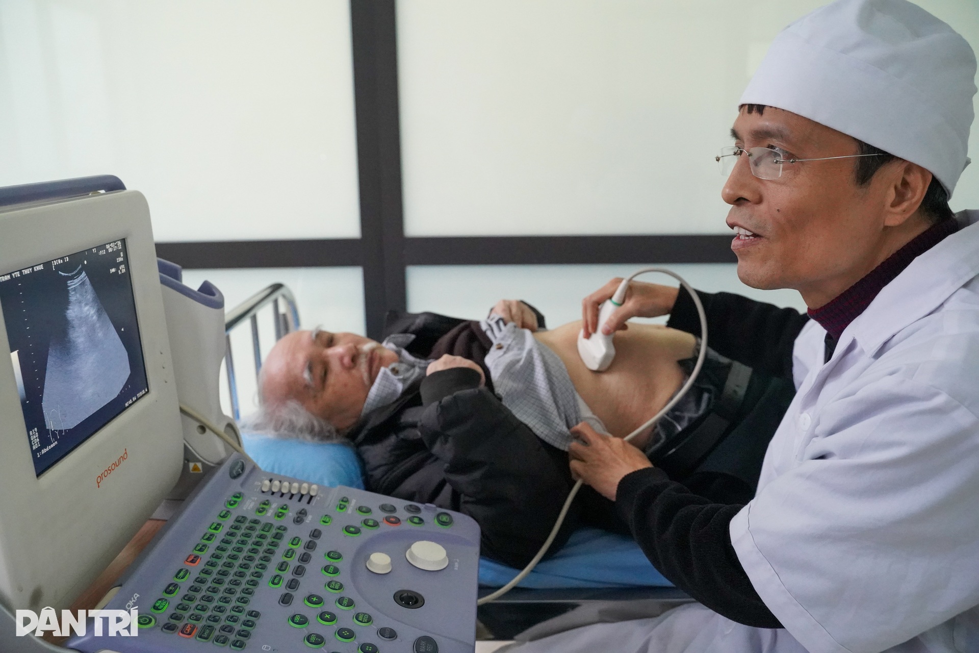 Người Hà Nội lần đầu trải nghiệm  đến trạm y tế khám bác sĩ tuyến trên - 9