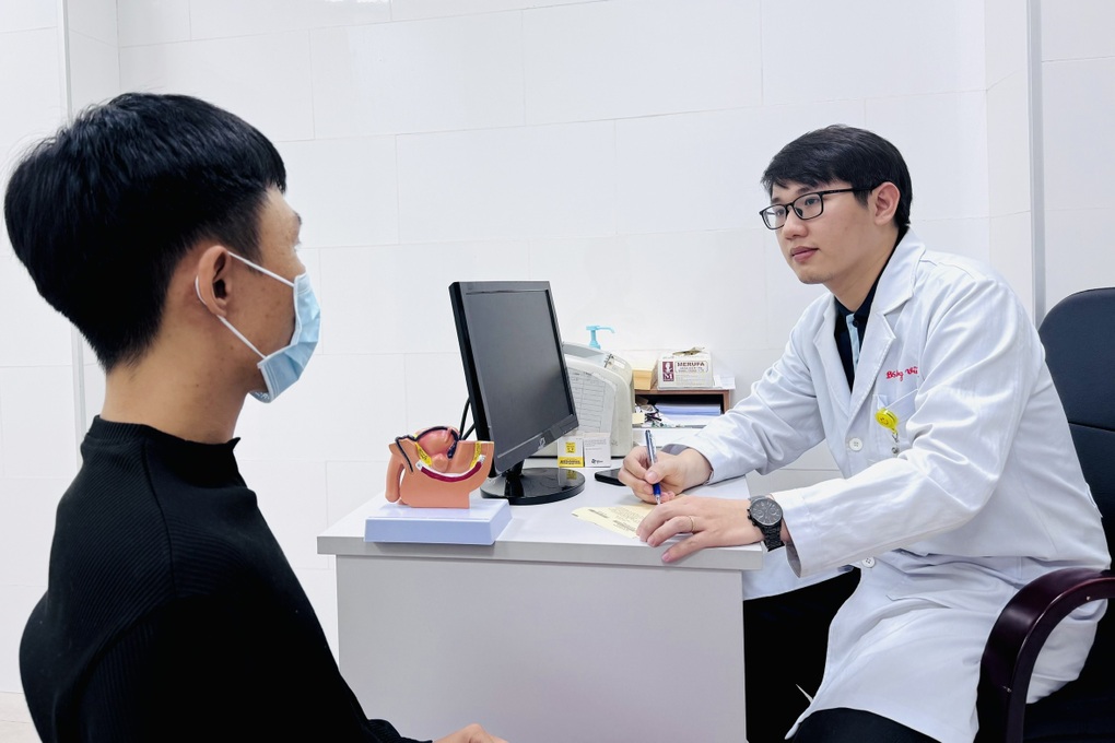 Vì sao hút thuốc lá làm tăng nguy cơ mắc căn bệnh gây tiểu máu nguy hiểm? - 3