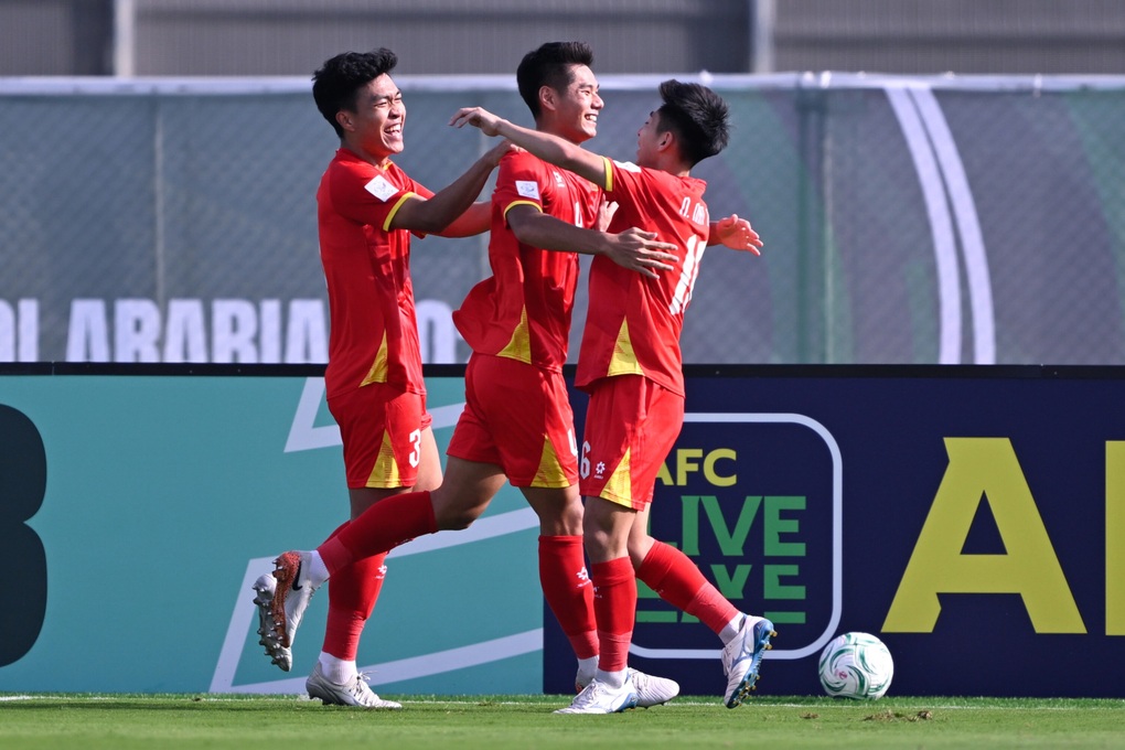 HLV Kim Sang Sik chỉ ra vũ khí nguy hiểm giúp U23 Việt Nam chiến thắng - 2