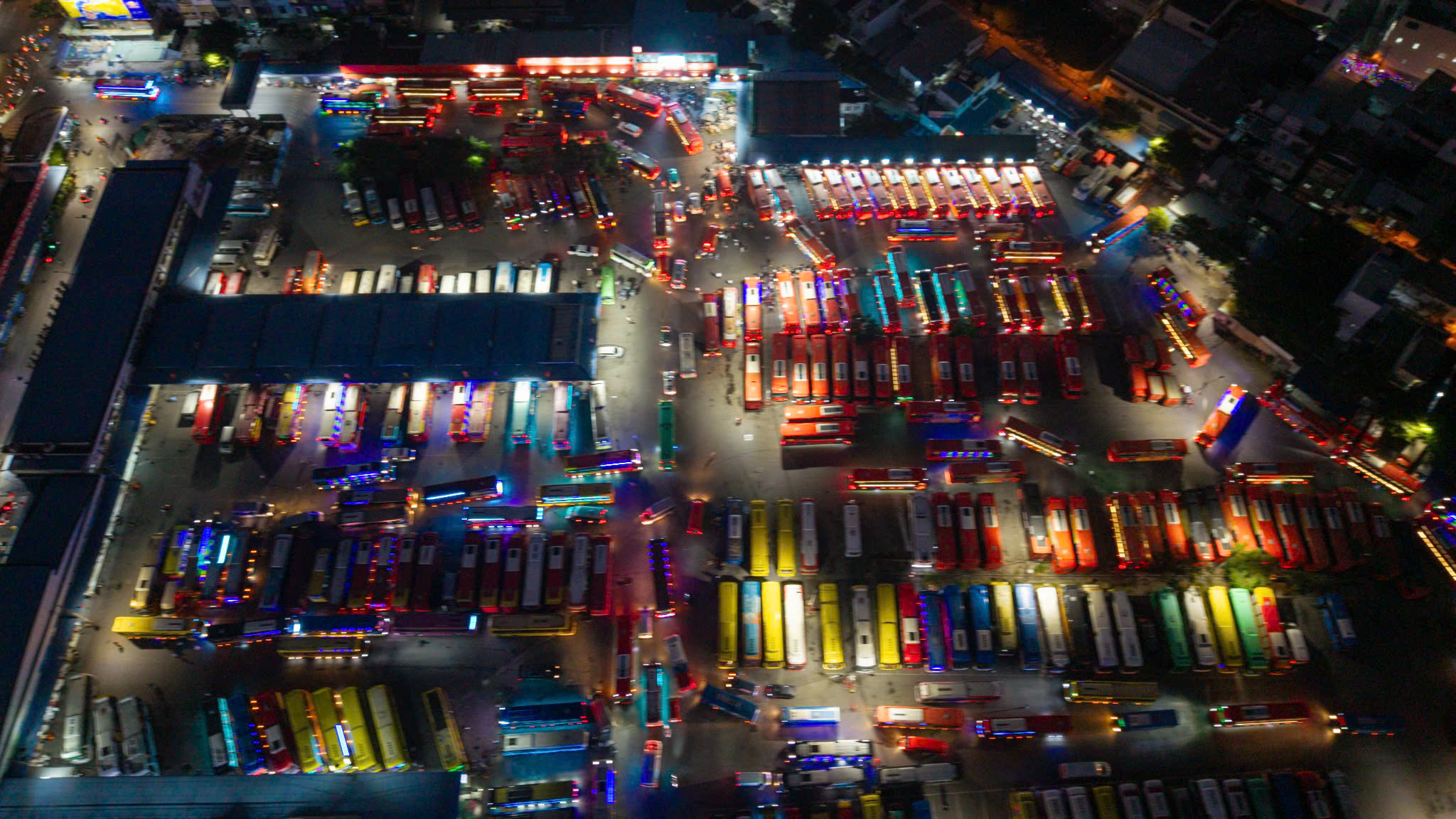 TPHCM lên kịch bản phục vụ hàng triệu lượt khách dịp Tết - Ảnh 3.