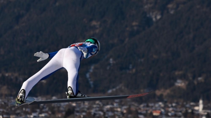 Timi Zajc thi đấu tại Four Hills Tournament ở Garmisch-Partenkirchen, Đức hôm 1/1. Ảnh: ANSA