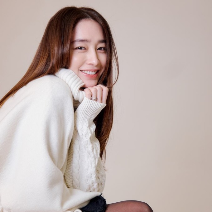 Thói quen chăm sóc da của Lee Min Jung bắt đầu từ những bước cơ bản nhất. Ảnh: Instagram 216jung