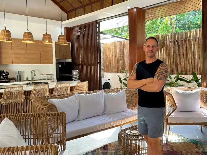 Cặp đôi rủ nhau ra đảo xây biệt phủ “dưỡng già”, tưởng được sống tách biệt nhưng chỉ 6 tháng đã thảng thốt: “Sao không như tôi nghĩ?”- Ảnh 5.