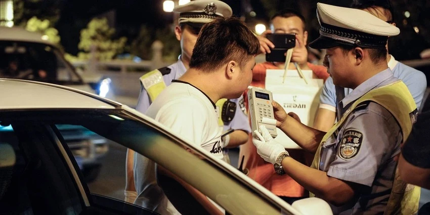 Lái xe có nồng độ cồn là tội phạm- Những nơi nào quy định?.jpg