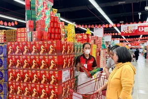 Tết 2026: 70% phụ nữ sẵn sàng chi tiền làm đẹp, đàn ông thì thích đồ uống có cồn