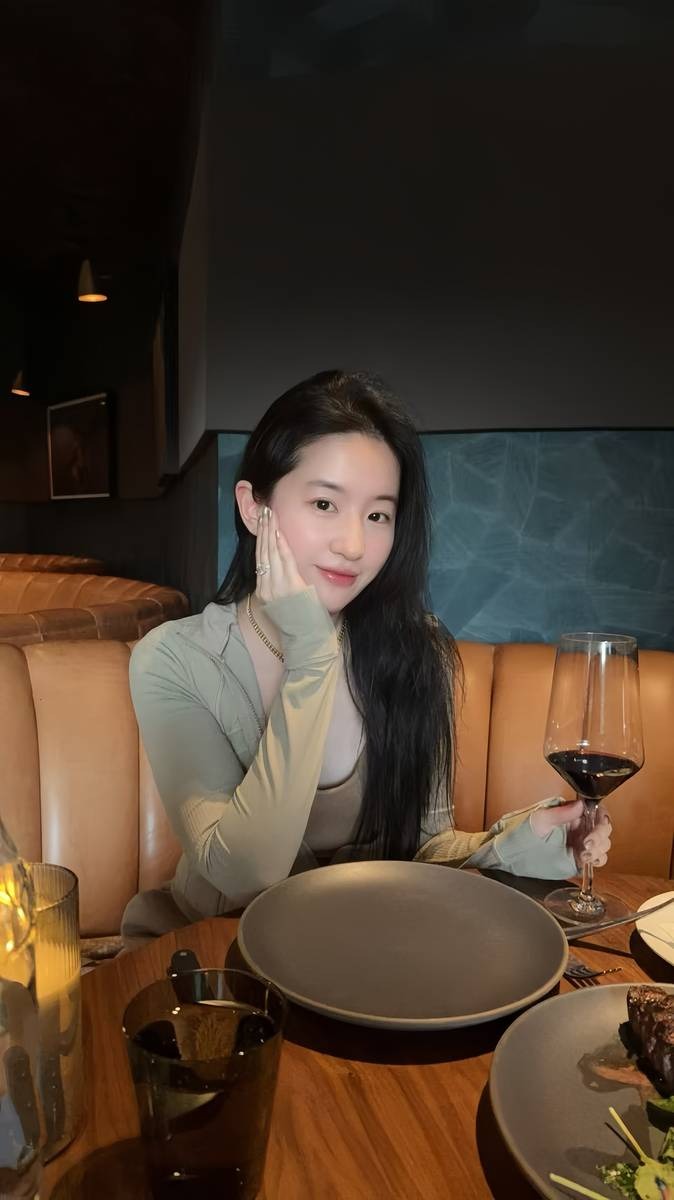 Khó tin nổi đây là gương mặt thật của Lưu Diệc Phi- Ảnh 3. Khó tin nổi đây là gương mặt thật của Lưu Diệc Phi- Ảnh 3.