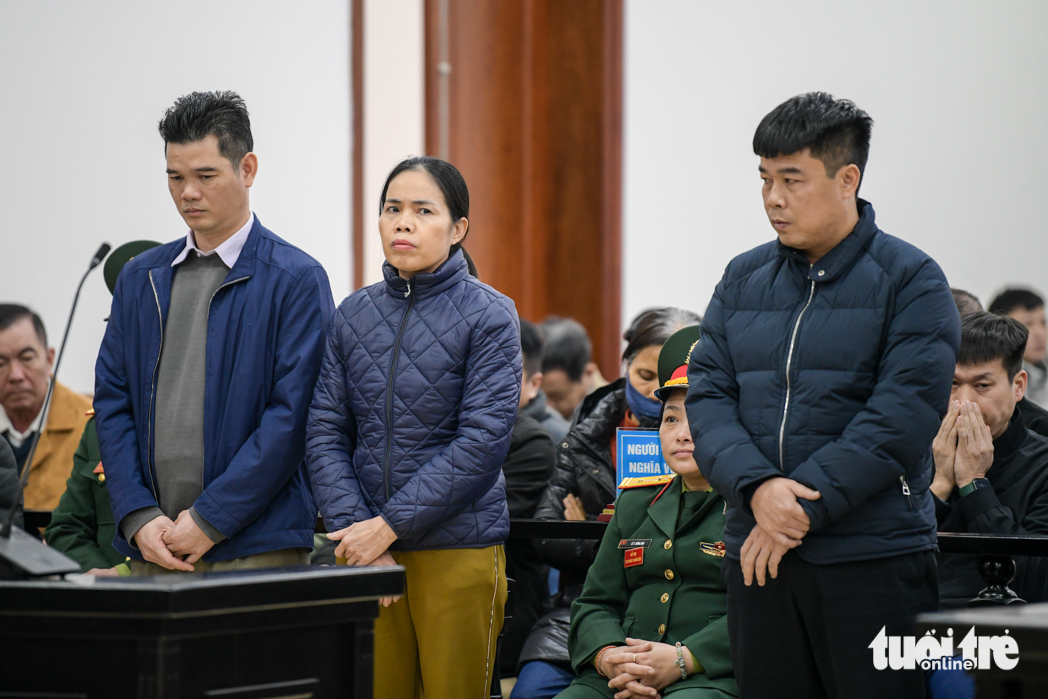 Hai cựu thiếu tướng trong vụ thâu tóm đất sân bay Nha Trang bị đề nghị 2 năm 6 tháng đến 3 năm tù 2 Hai cựu thiếu tướng trong vụ thâu tóm đất sân bay Nha Trang bị đề nghị 2 năm 6 tháng đến 3 năm tù - Ảnh 3.