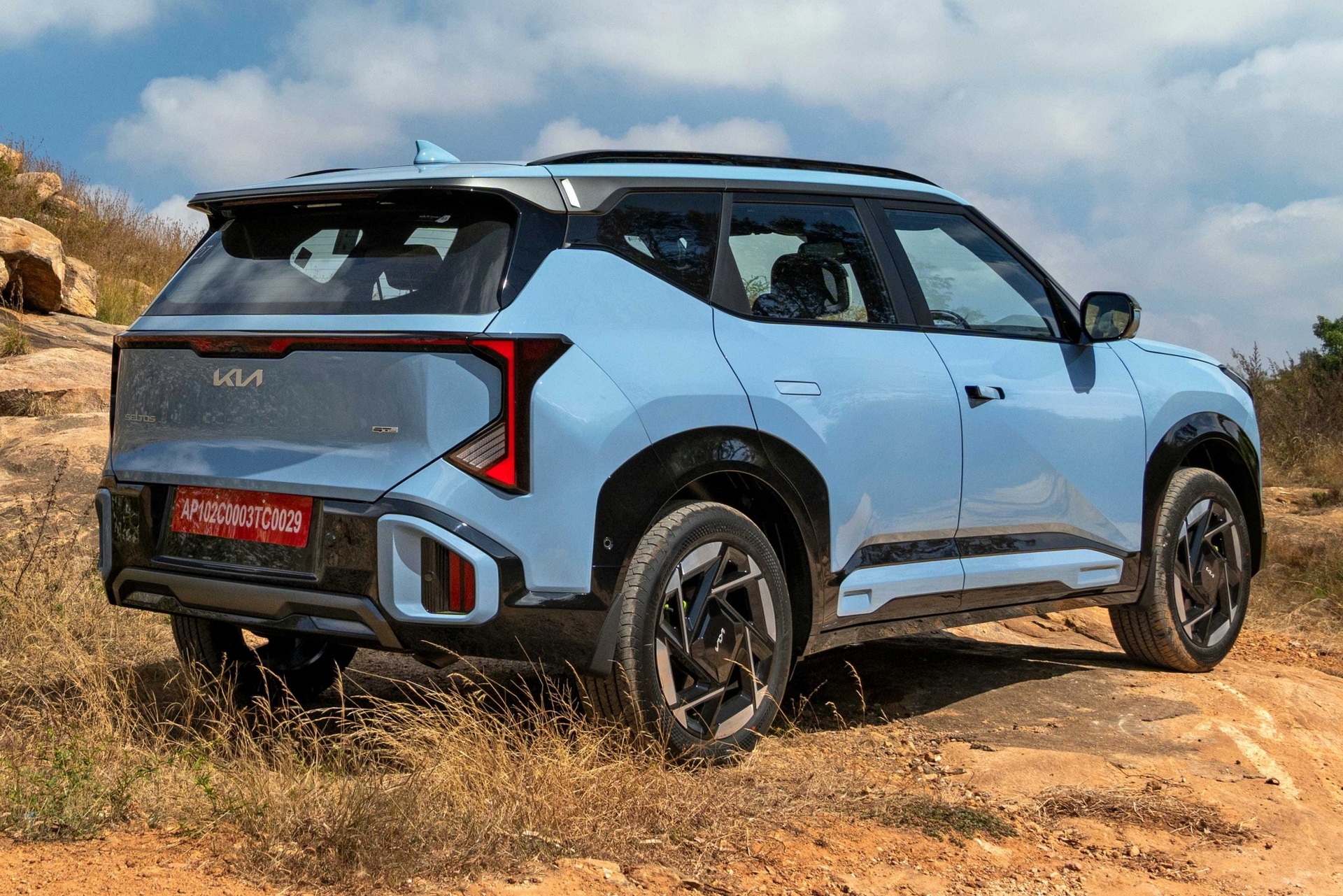 Kia Seltos 2026 “lột xác” với bản hybrid, về Việt Nam đấu Xforce và Creta - 2 Kia Seltos 2026 “lột xác” với bản hybrid, về Việt Nam đấu Xforce và Creta - 2